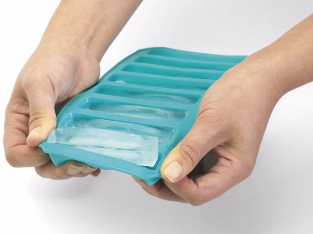 a-tray-that-makes-ice-cubes-for-water-bottles