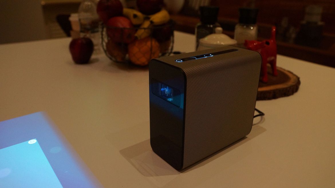 see-how-sony-xperia-projector-turns-any-table-counter-or-wall-into-an-android-phone-15