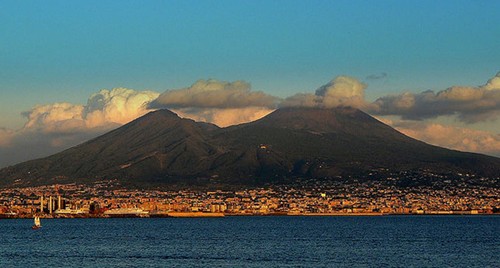 Mount-Vesuvius-Italy