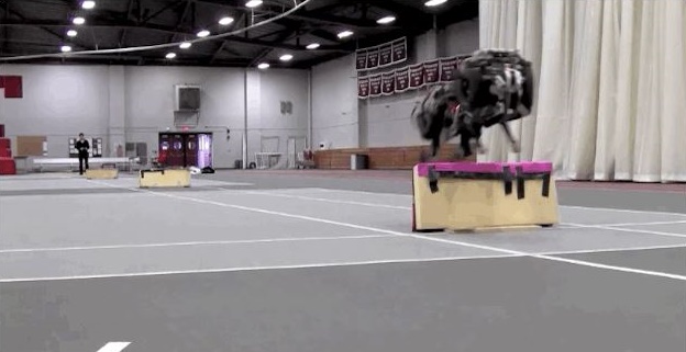 تماشا کنید:ربات یوزپلنگ MIT به شکل خارق العاده ای می تواند پرش کند!