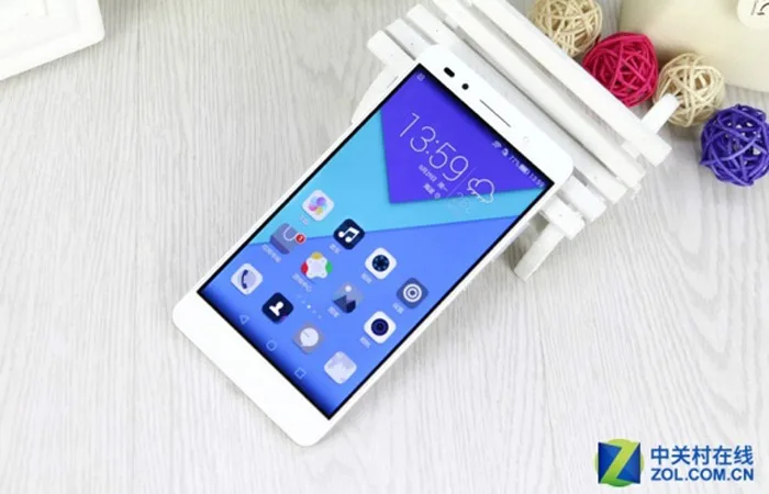 تصاویری رسمی از Honor 7 منتشر شدند