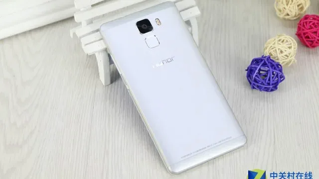 Honor-7-Official-03