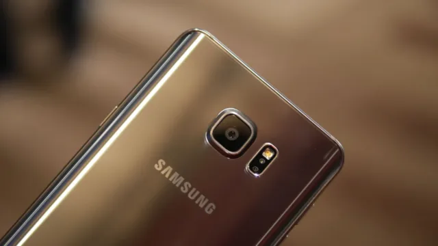 Samsung Galaxy S6 edge Plus 14
