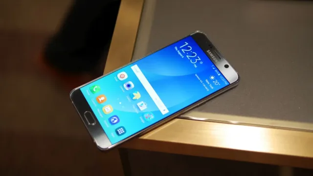 Samsung Galaxy S6 edge Plus 16