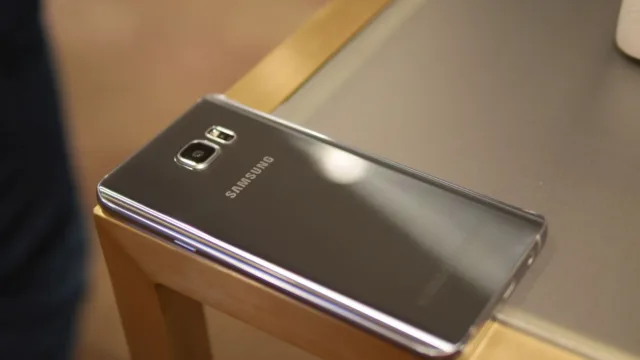 Samsung Galaxy S6 edge Plus 19