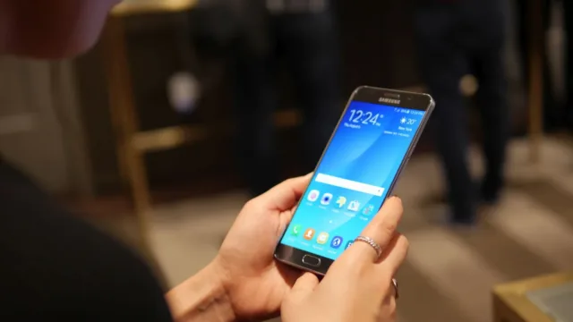 Samsung Galaxy S6 edge Plus 02