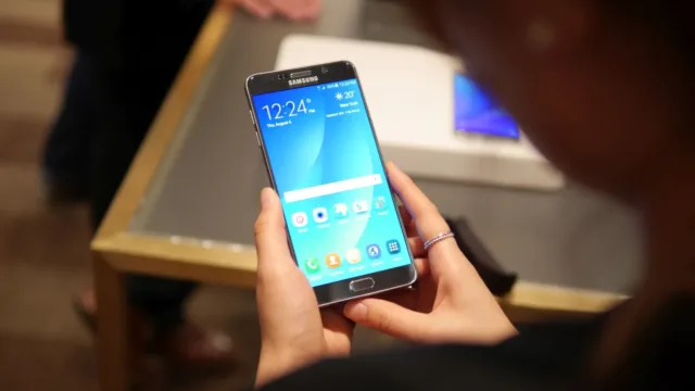 Samsung Galaxy S6 edge Plus 03
