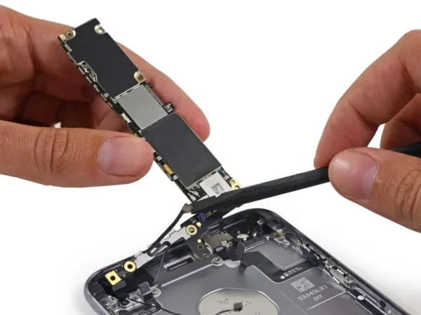کالبدشکافی آیفون 6 اس پلاس اپل توسط iFixit