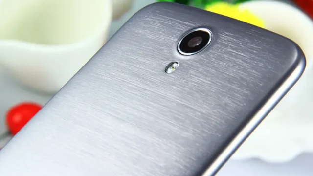 Doogee Y100 Plus