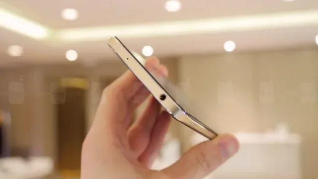 آلکاتل Idol 4