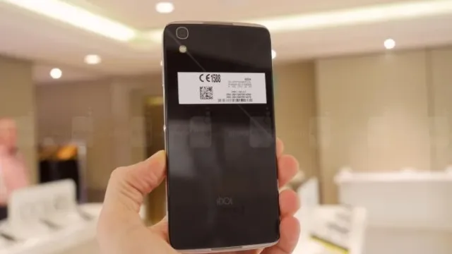 آلکاتل Idol 4