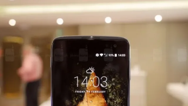 آلکاتل Idol 4s