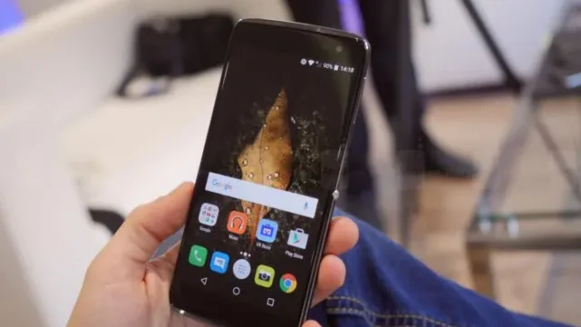 آلکاتل Idol 4s