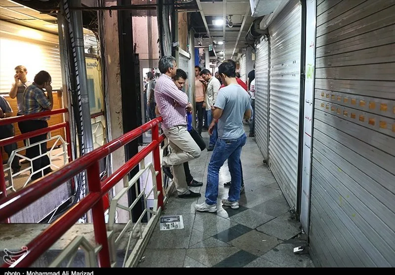 جمع آوری گوشیهای قاچاق از پاساژ علاءالدین تهران