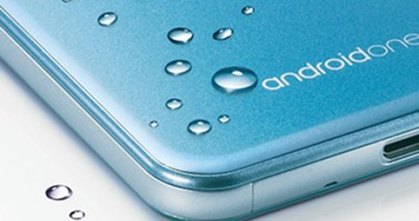 شارپ گوشی ضد آب با سیستم عامل اندروید وان معرفی کرد