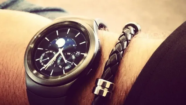 ساعت هوشمند Gear S2