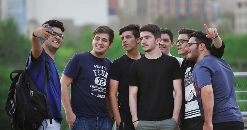 8 راه برای گرفتن عکس سلفی عالی