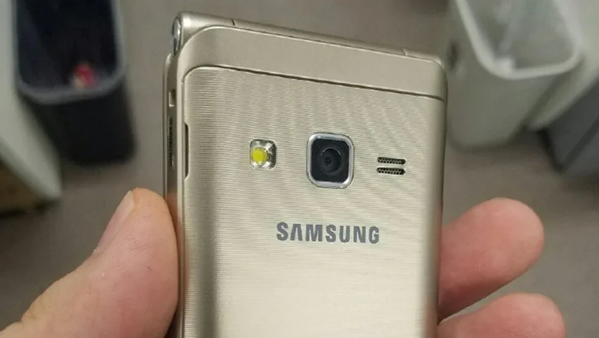 نخستین تصاویر از گوشی تاشو Samsung Galaxy Folder 2 منتشر شد