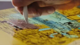 آیفون از اپل پنسل پشتیبانی می‌کند