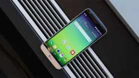عدم استفاده از صفحه نمایش OLED خمیده در ال جی جی 6