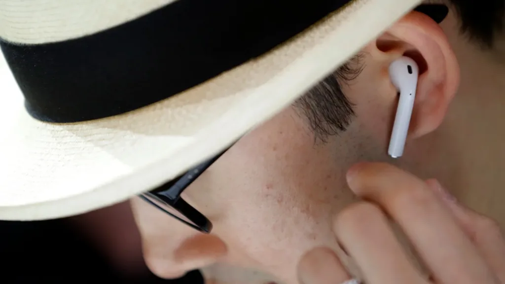 همه چیز در مورد هدفون بی سیم AirPods اپل
