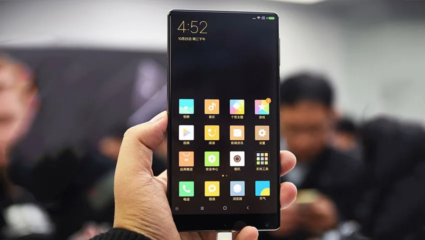 نگاهی نزدیک به شیائومی Mi MIX؛ یک گوشی بدون حاشیه صفحه نمایش