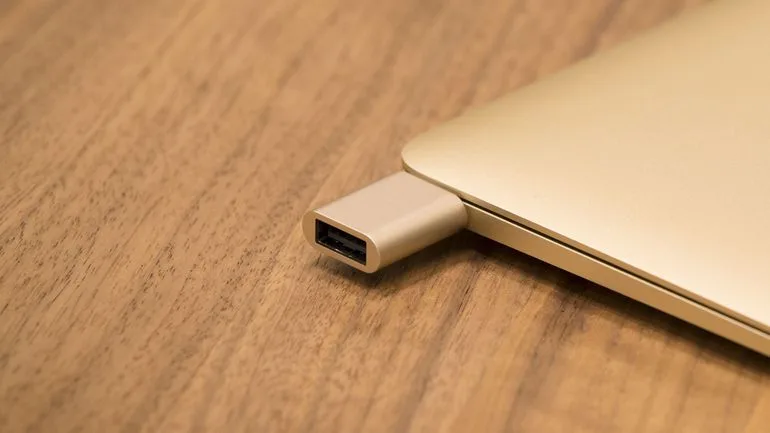 قصد خرید MacBook Pro را دارید؟ نگاهی به این لوازم جانبی بیندازید