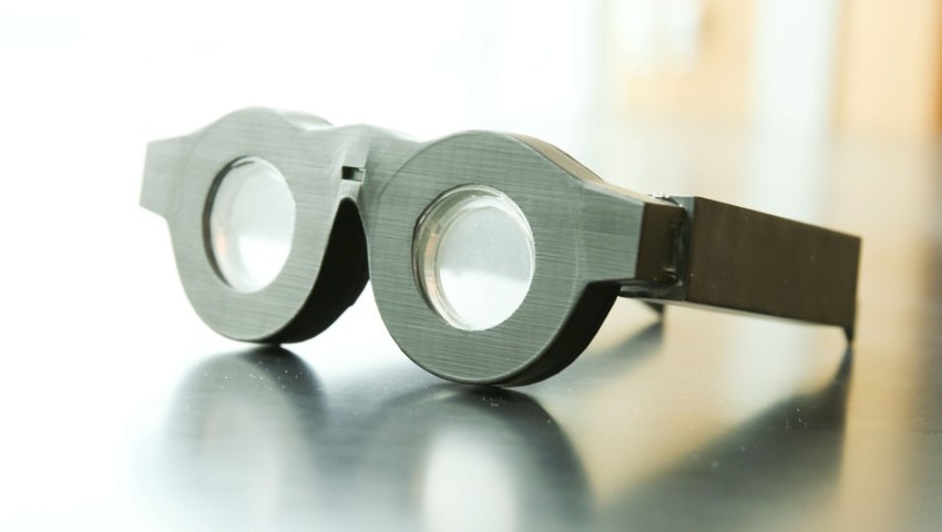 ابداع نوعی عینک که قابلیت فوکوس خودکار دارد!