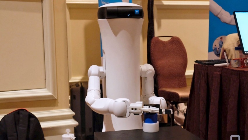 با Moro آشنا شوید؛ ربات دستیار انسان‌نمایی که به کمکتان خواهد آمد [CES 2017]