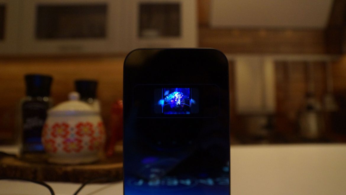 see-how-sony-xperia-projector-turns-any-table-counter-or-wall-into-an-android-phone-2