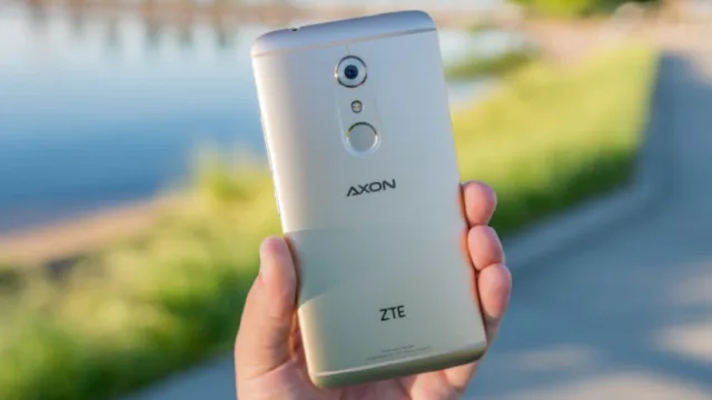 گوشی هوشمند ZTE AXON 7