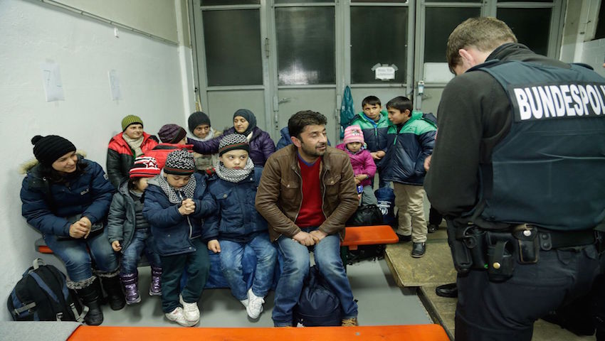 آلمان از نرم‌افزار آنالیز صدا برای مشخص کردن ملیت پناهجویان استفاده خواهد کرد!