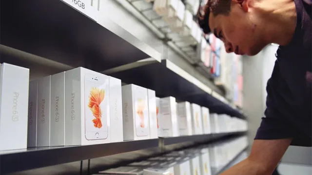 اپل استور