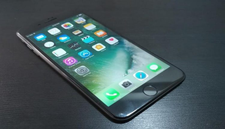 قیمت آیفون کاهش یافت
