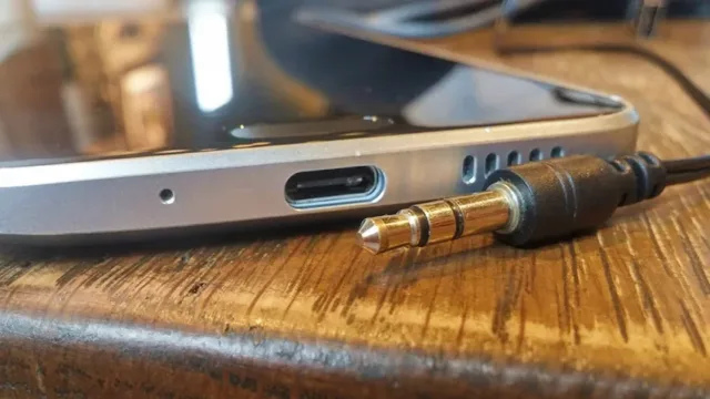 جک صوتی و USB نوع C