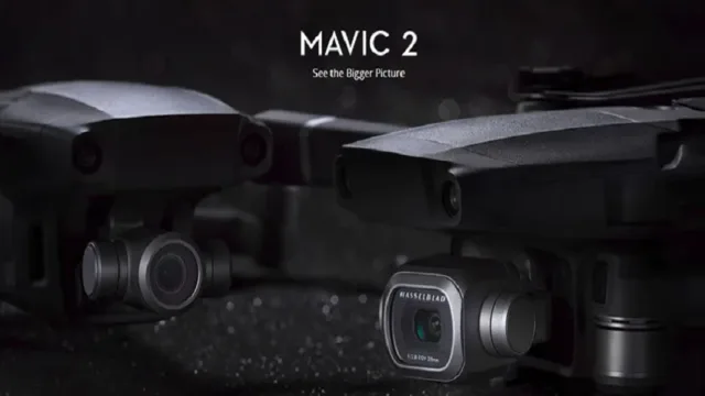 دو پهپاد DJI Mavic 2 Pro و Mavic 2 Zoom در کنار یکدیگر با طراحی مدرن و دوربین‌های پیشرفته در نمای نزدیک