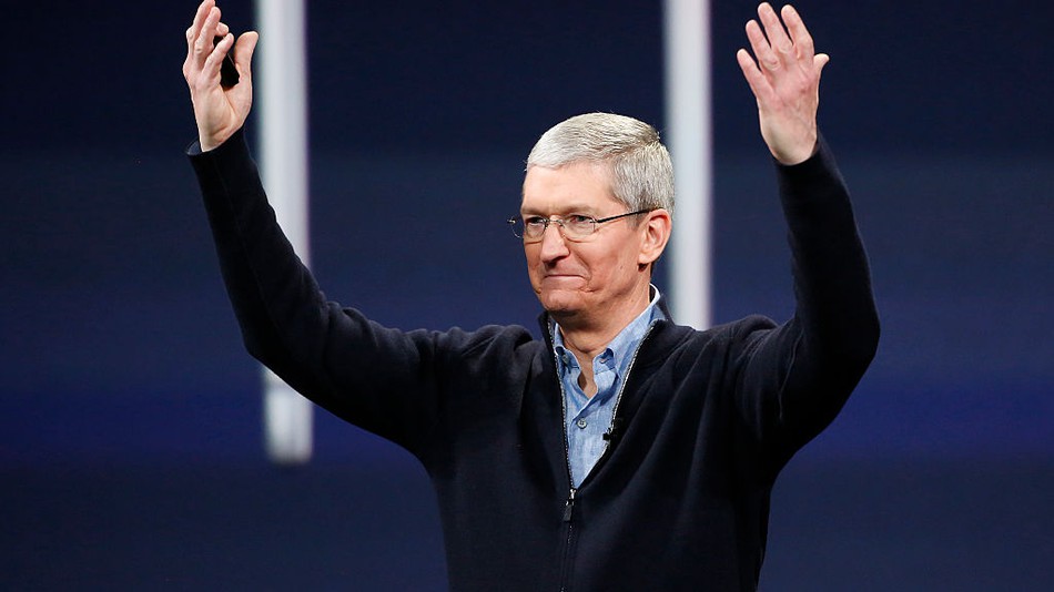 اپل به اولین شرکت آمریکایی یک تریلیون دلاری بدل گشت!
