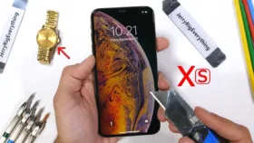 تست خراش و مقاومت آیفون 10 اس مکس
