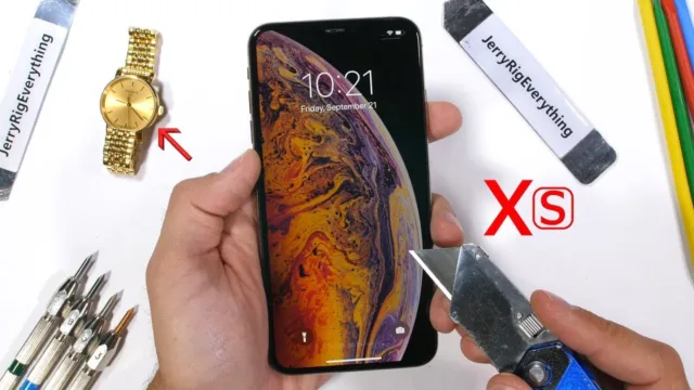 تست خراش و مقاومت آیفون 10 اس مکس