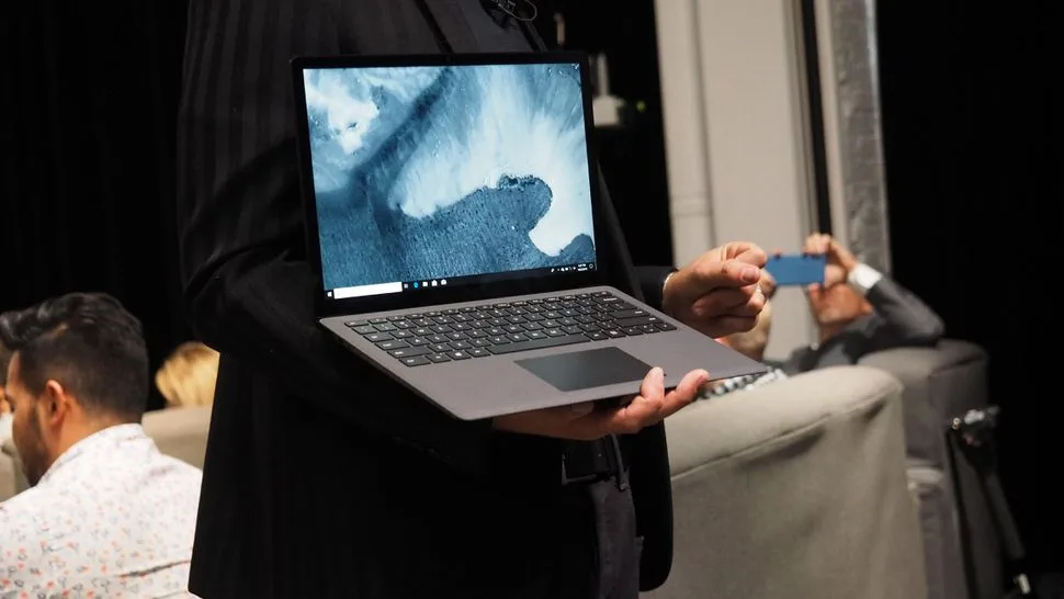 سرفیس لپ تاپ 2 «Surface Laptop 2»