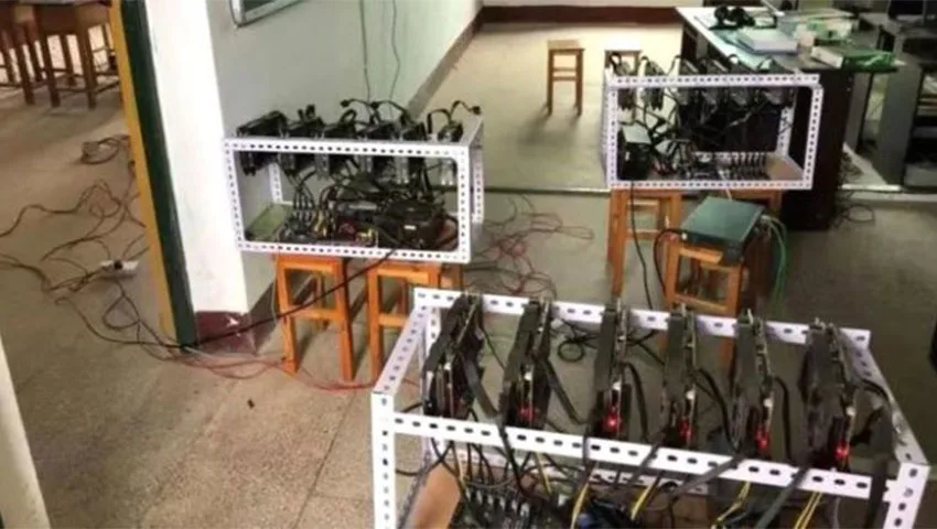 سوء استفاده یک مدیر چینی از امکانات مدرسه برای ماینینگ!