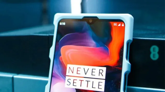 اولین گوشی 5G وان پلاس تحت قرارداد EE