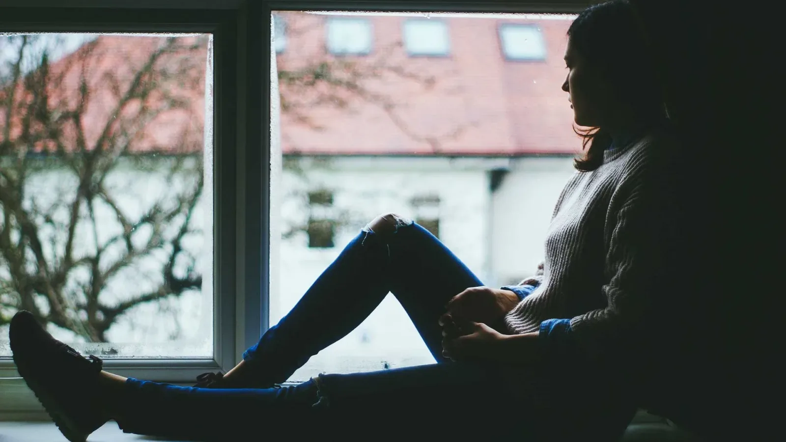 چگونه تنها باشیم، اما خوشحال زندگی کنیم؟