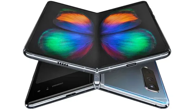 Galaxy Fold در یک ویدئوی بی‌صدا رونمایی شد