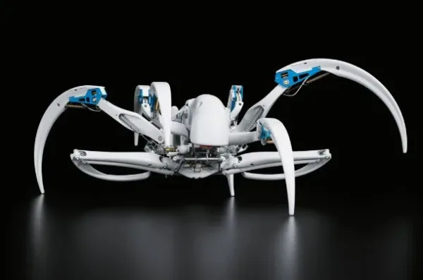 ربات ترسناک BionicWheelBot