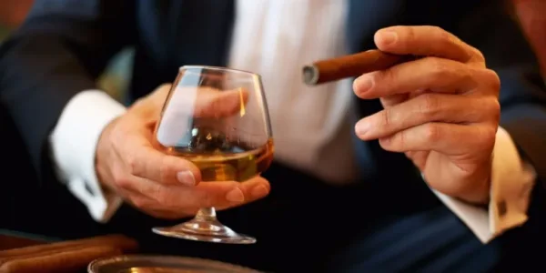 افراد چپدست درآمد بیشتری کسب میکنند