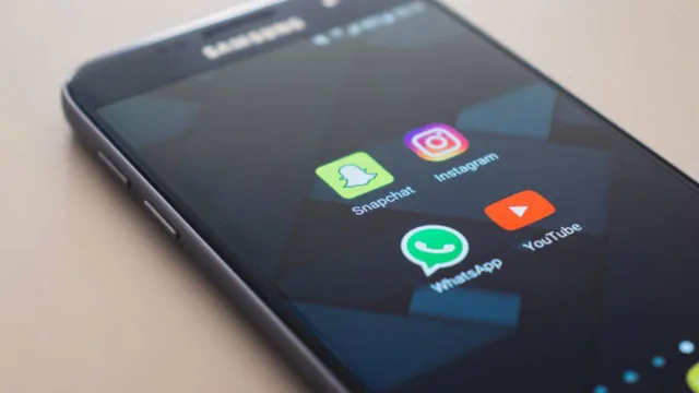 واتساپ موبایل