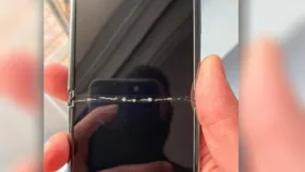 شکستگی نمایشگر گلکسی زد فلیپ