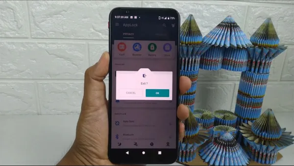 خروج از برنامه AppLock