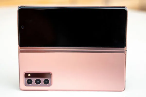 دوربین گلکسی زد فولد 2